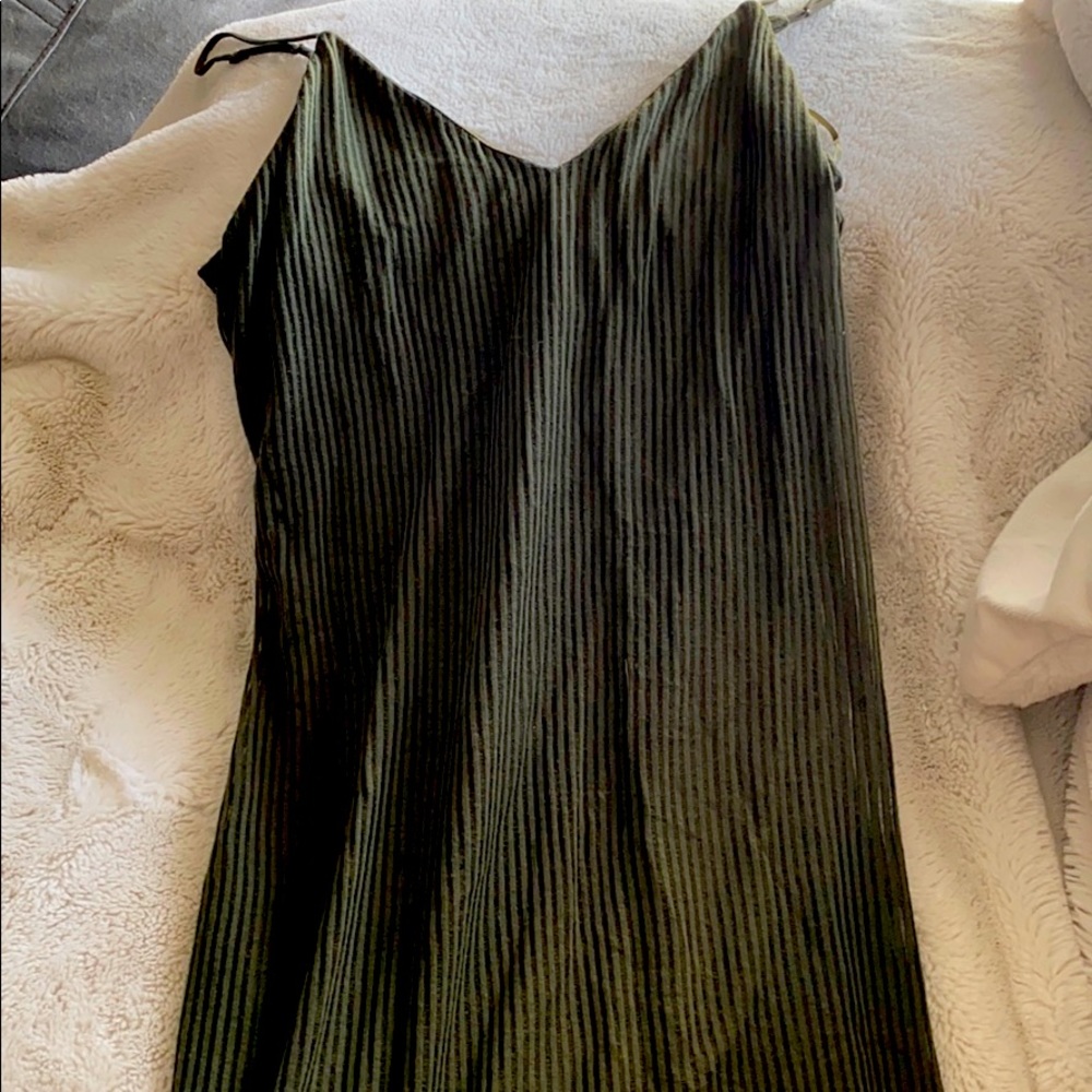 Cute ribbed hunter green dress